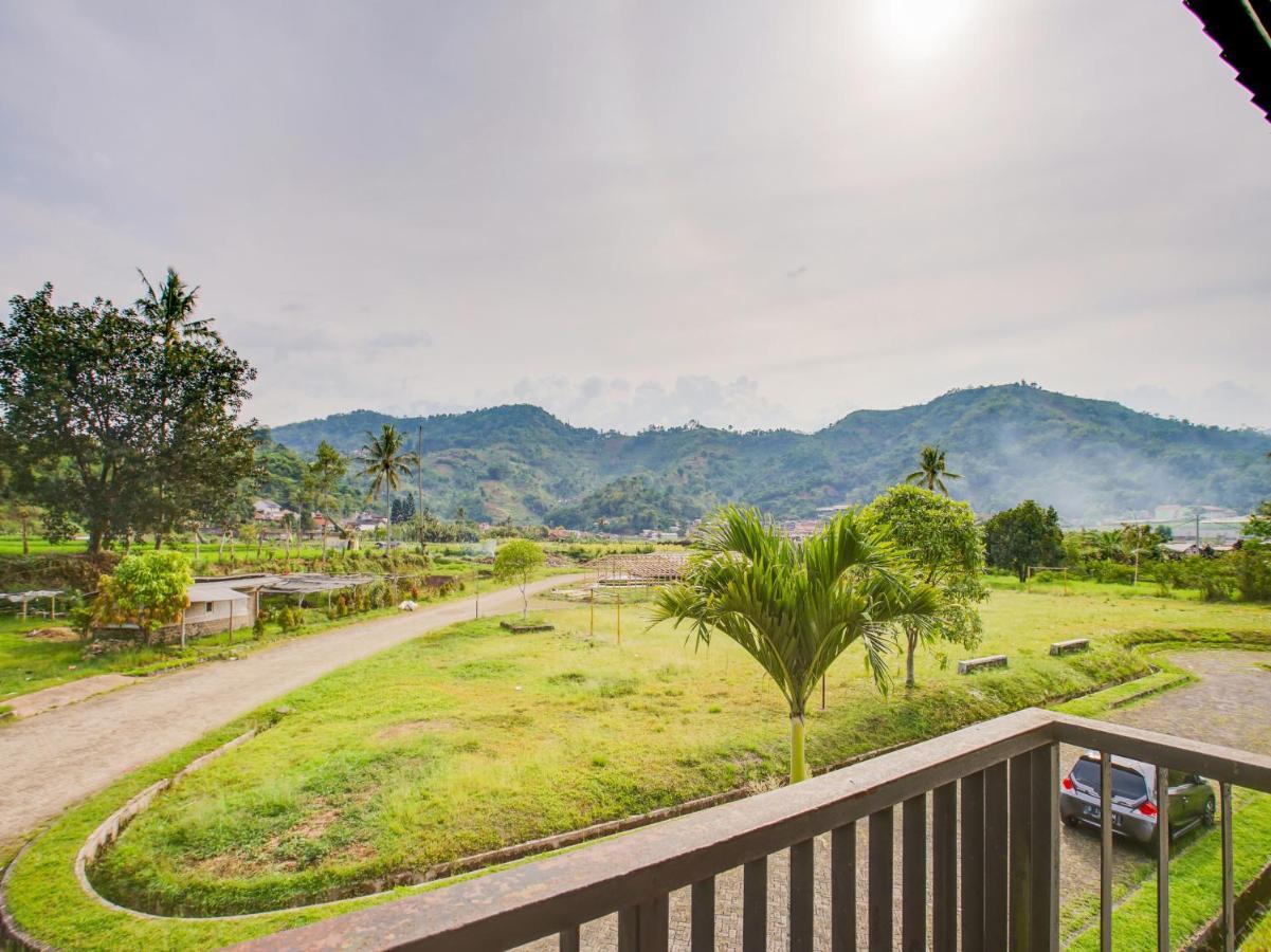 Oyo 3896 Villa Pesona Wisata Puncak سيانجور المظهر الخارجي الصورة